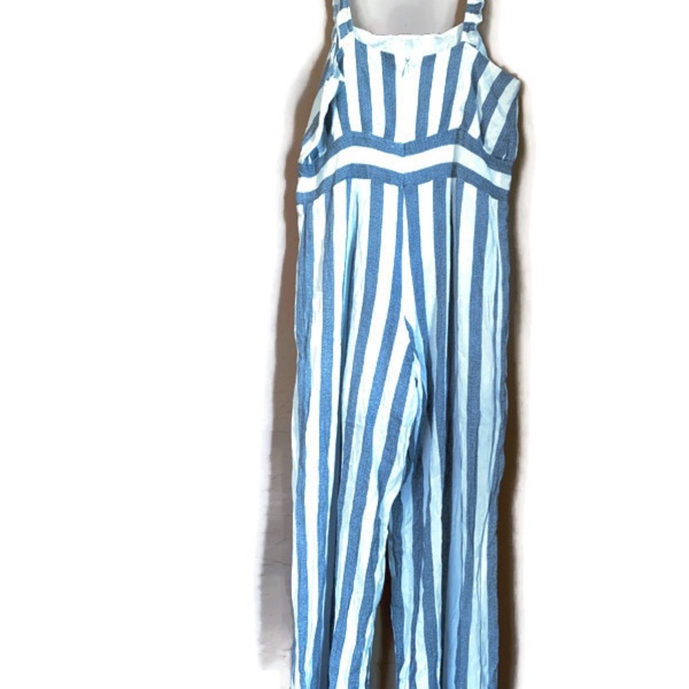 Ruffled strap jumpsuit - Picture 2 of 3